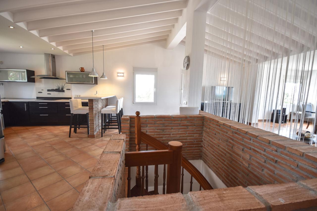 In The Second Line, Modern Beachfront Holiday Home In Costabella, Marbella Zewnętrze zdjęcie