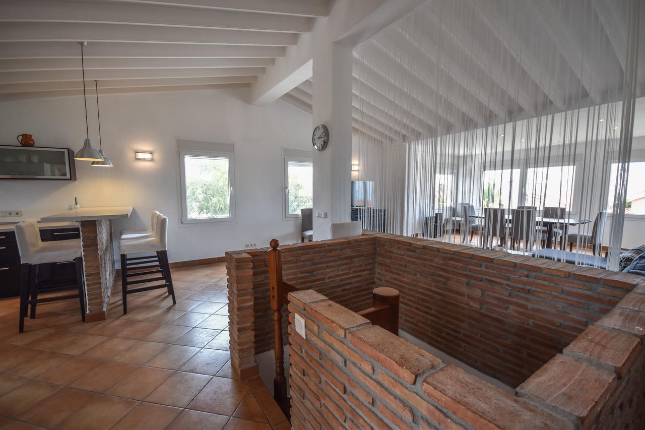 In The Second Line, Modern Beachfront Holiday Home In Costabella, Marbella Zewnętrze zdjęcie