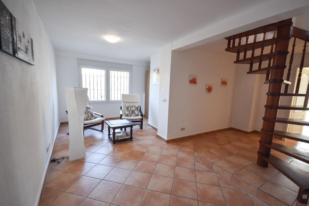 In The Second Line, Modern Beachfront Holiday Home In Costabella, Marbella Zewnętrze zdjęcie