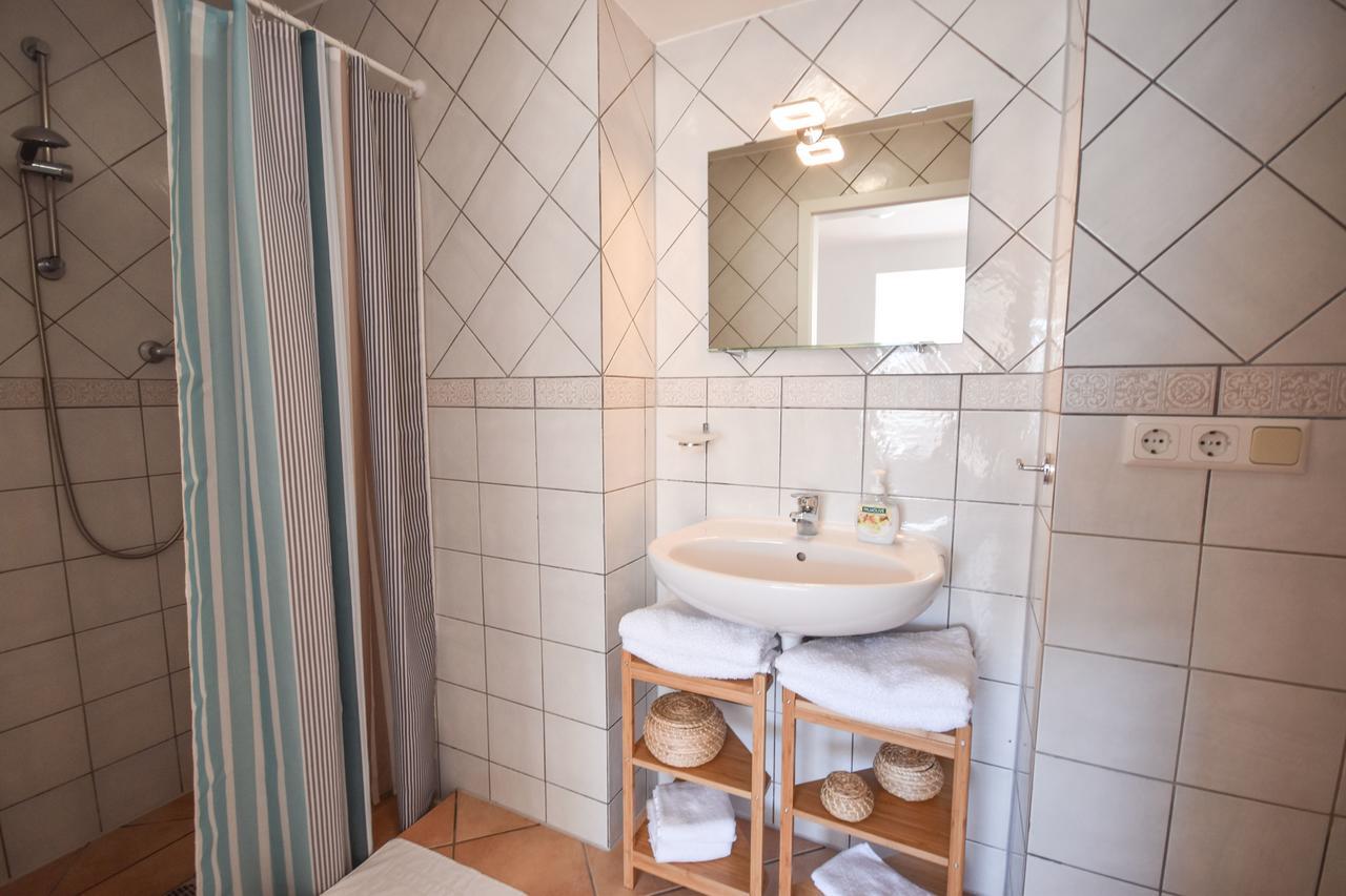 In The Second Line, Modern Beachfront Holiday Home In Costabella, Marbella Zewnętrze zdjęcie