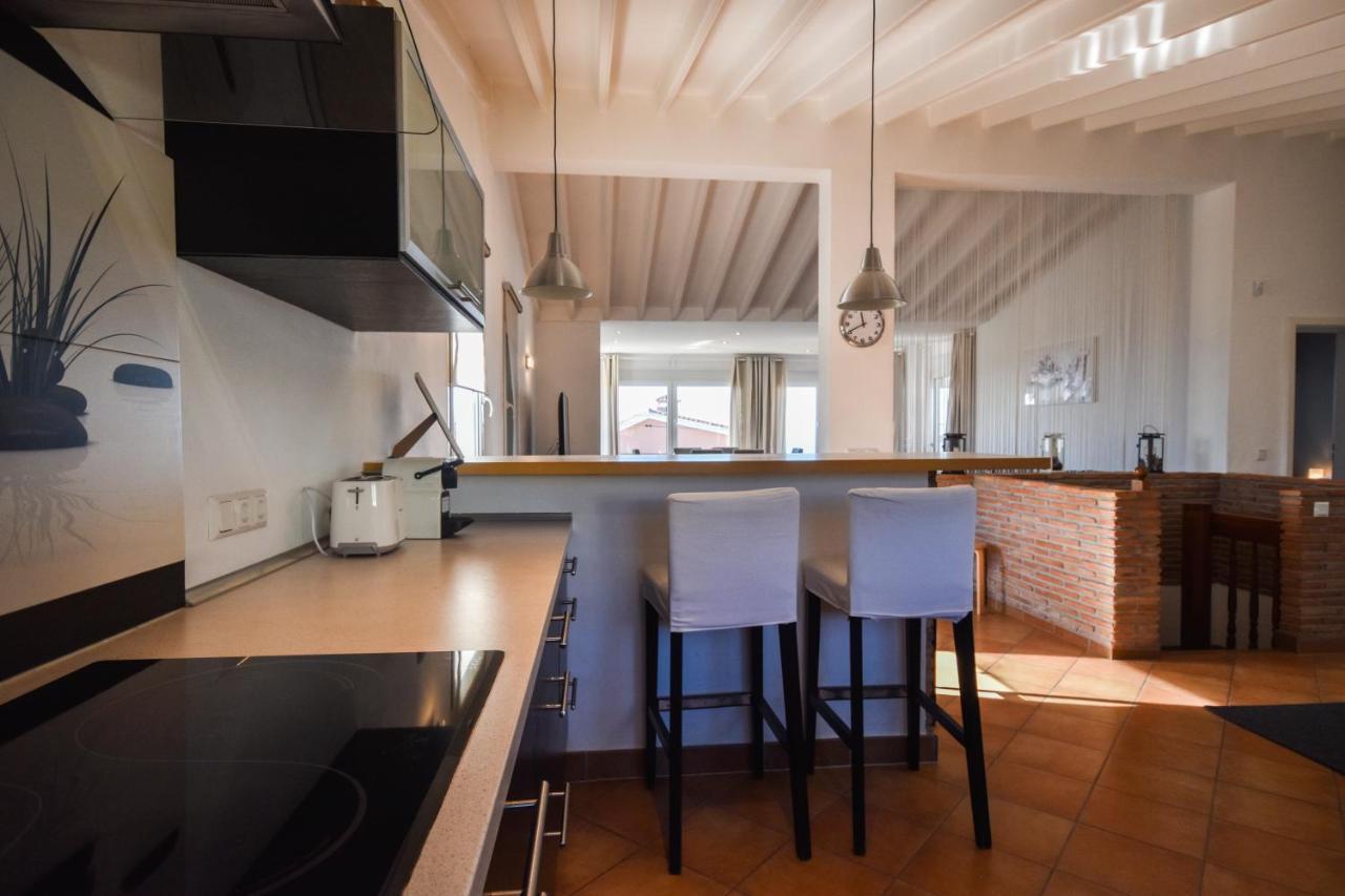 In The Second Line, Modern Beachfront Holiday Home In Costabella, Marbella Zewnętrze zdjęcie