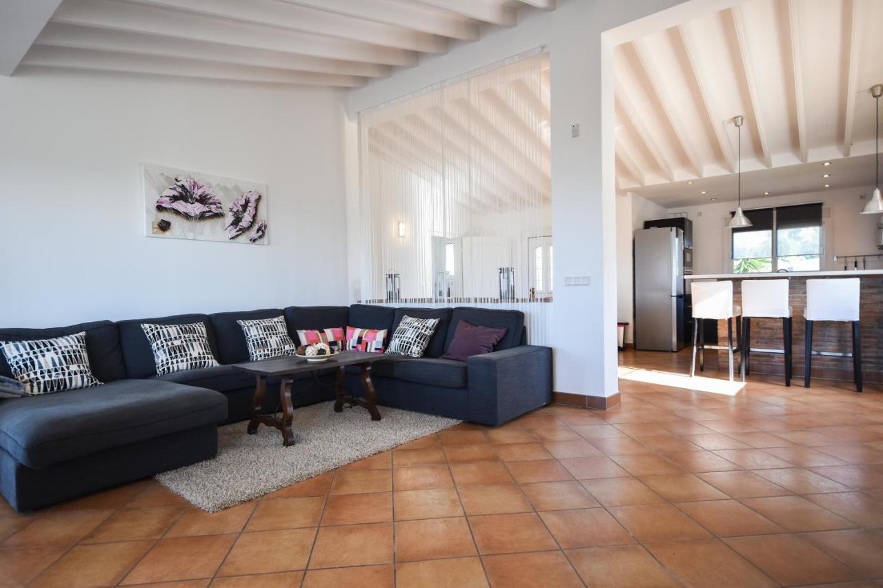 In The Second Line, Modern Beachfront Holiday Home In Costabella, Marbella Zewnętrze zdjęcie